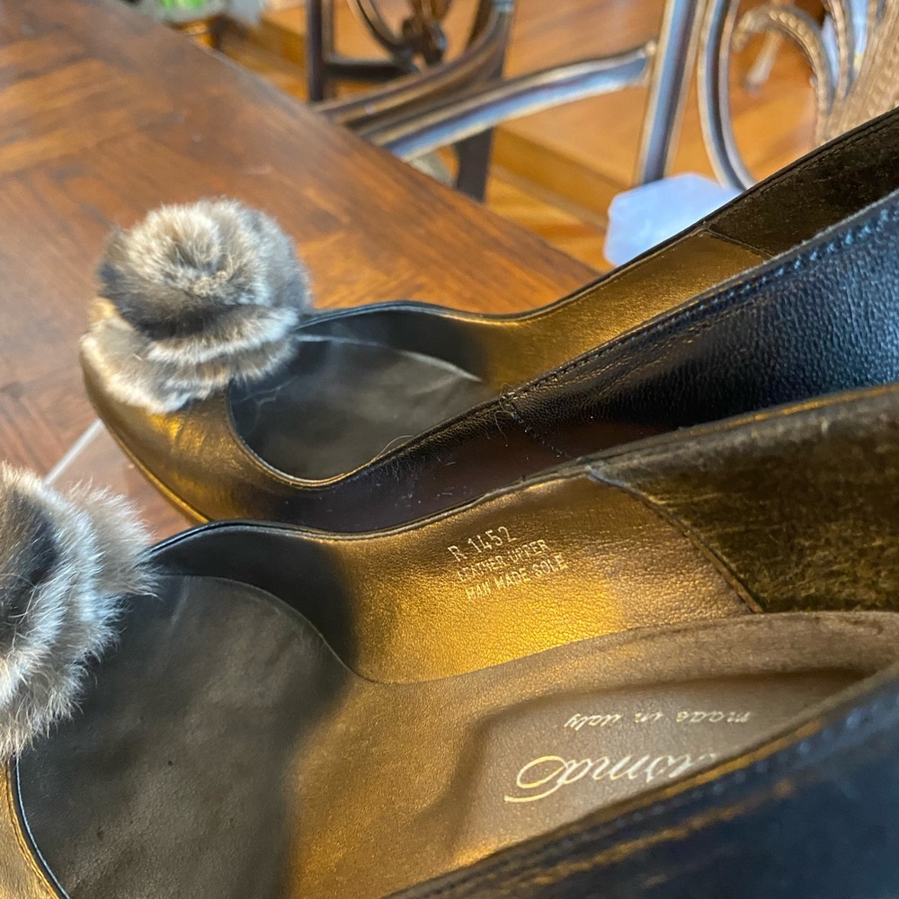 CARISMA Size 8 Black leather with Grey furry PomPom 3.75” heel on platform Pump - Picture 7 of 8